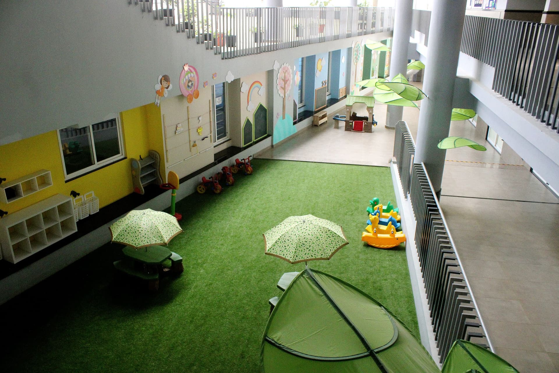 DSPS campus indoor play courtyard